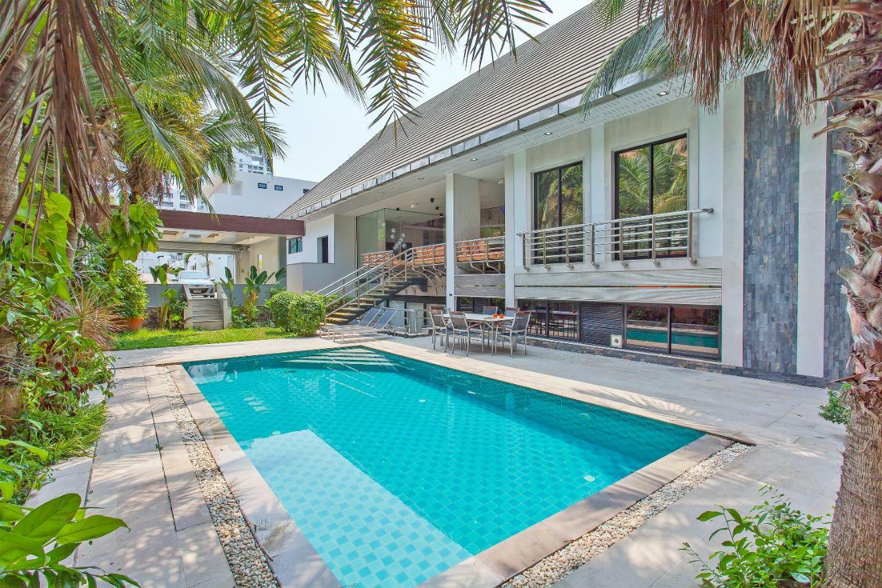 Royale Grand Villa Pattaya Exterior photo