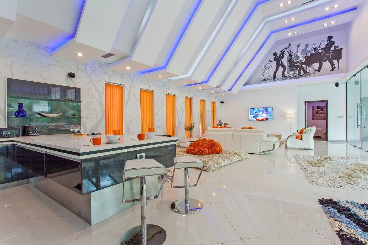 Royale Grand Villa Pattaya Exterior photo