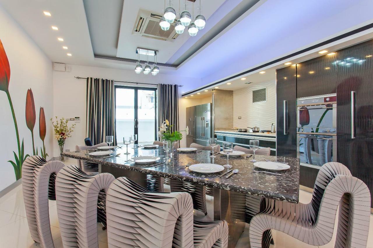 Royale Grand Villa Pattaya Exterior photo