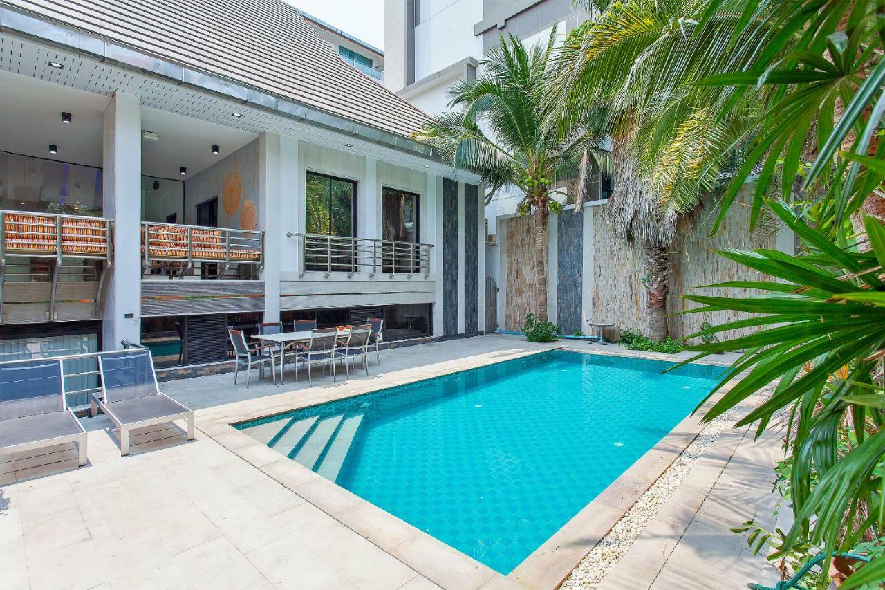 Royale Grand Villa Pattaya Exterior photo