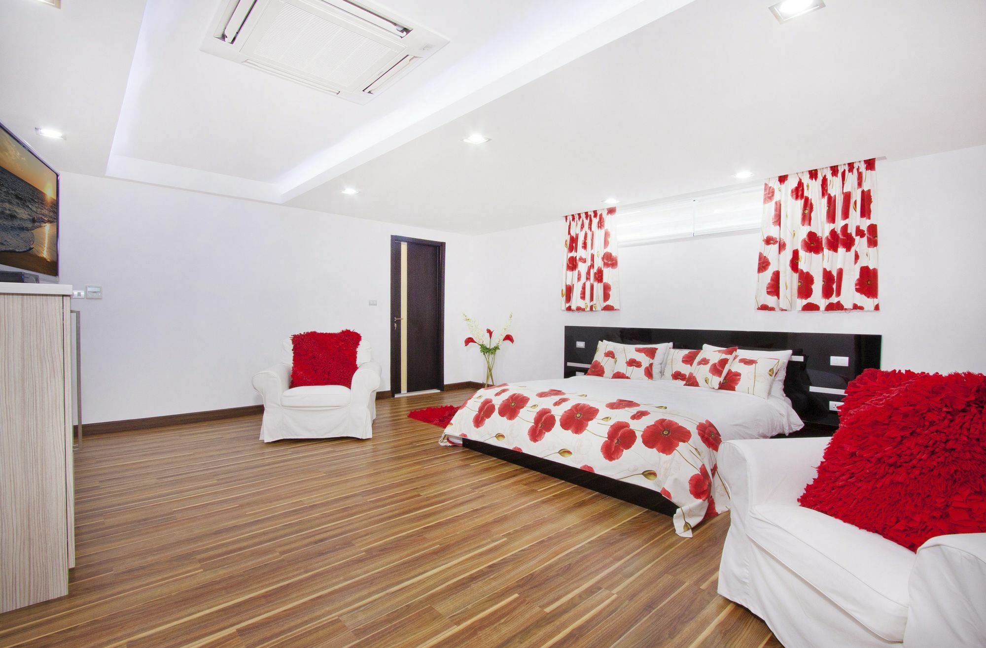 Royale Grand Villa Pattaya Exterior photo